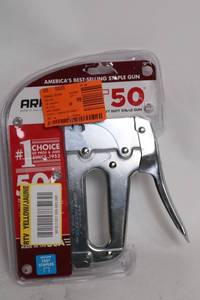 lot 137 image: Heavy Duty Arrow T50 Staple Gun with Genuine T50 Staples