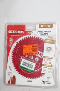 lot 172 image: Diablo 8 12 Inch 60T Fine Finish Circular Saw Blade for Cordless Use
