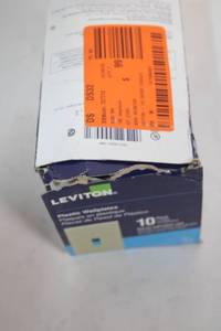 lot 287 image: Leviton 10-Pack Plastic Wallplates for Light Switches