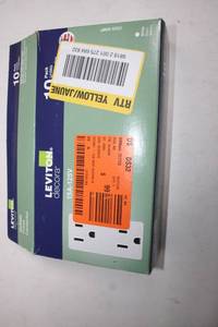 lot 291 image: Leviton Decora 15A-125V Outlets, Pack of 10