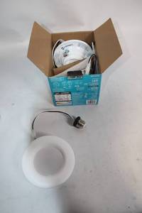 lot 313 image: EcoSmart LED Retrofit Downlight Kit Daylight 4-Pack