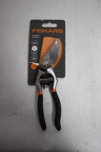lot 361 image: Fiskars Forged Steel Pruner with Angled Head