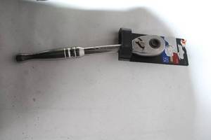 lot 388 image: 38-Inch Drive Ratchet Wrench with Ergonomic Handle
