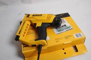 lot 422 image: DeWalt Electric Multi-Tacker Nailer