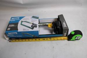 lot 444 image: Melnor Deluxe Oscillating Sprinkler 3400 sq ft Coverage