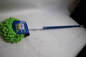lot 448 image: O-Cedar Dual-Action Microfiber Flip Mop with Extendable Handle