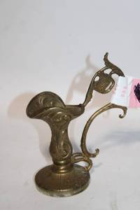 lot 14 image: Ornate Brass Vintage Cornucopia Vase
