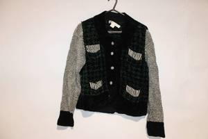 lot 32 image: Wendy Feller Womens Medium Cardigan Jacket with Houndstooth Design