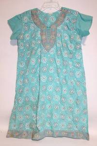 lot 43 image: XL Floral Embroidered Kaftan with Short Sleeves
