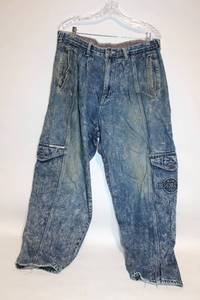 lot 50 image: Vintage RigolettO Baggy Denim Cargo Jeans Size 30