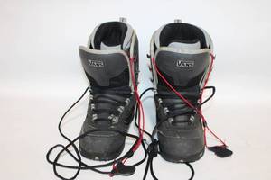 lot 135 image: Vans Mens Mantra Snowboard Boots Size 9.5