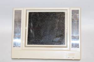 lot 136 image: Avon Reflections of Beauty Lighted Make-Up Mirror