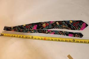 lot 183 image: Addiction Vintage Music-Themed 100% Silk Tie