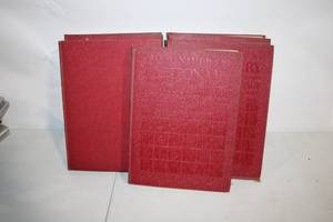 lot 271 image: Vintage 1939 The Universal Dictionary of the English Language Set