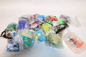 lot 343 image: Set of 15 Mixed Vintage Burger King Kids Meal Toys