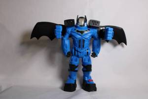 lot A-402 image: 29 Blue Batman Action Figure with Expandable Wings