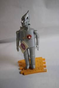 lot 478 image: Vintage Wizard of Oz Tin Man Figure with Heart Clock
