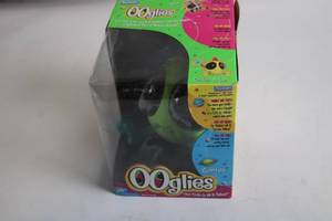lot 484 image: Ooglies Gorlon Interactive Toy in Sealed Packaging