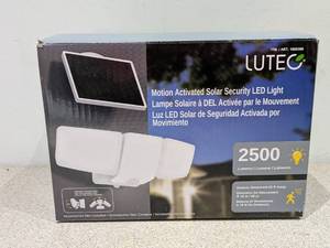 lot 60 image: LUTEC MOTION ACTIVATED SOLAR SECURITY LED LIGHT