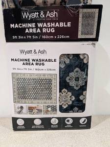 lot 73 image: NEW WYATT & ASH BEATRICE MACHINE WASHABLE AREA RUG