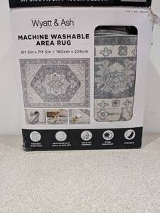 lot 92 image: NEW WYATT & ASH MACHINE WASHABLE DARYA AREA RUG