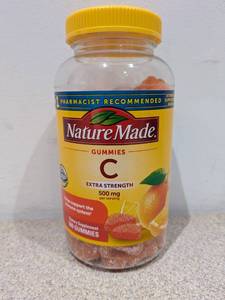 lot 107 image: NEW NATURE MADE EXTRA STRENGTH VITAMIN C GUMMIES