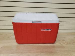 lot 26 image: Coleman Poly Light Cooler