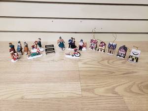 lot 37 image: Christmas Decorations and Village figurines