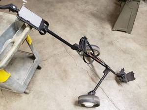 lot 50 image: Golf Bag Caddy