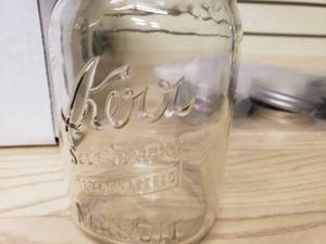 lot 41 image: 20 Kern Mason Jars
