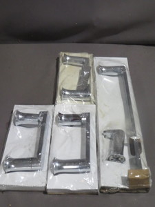 lot 58-33 image: 4 Piece Lot of Moen Chrome Genta Bathroom Accessories