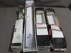 lot 26-115 image: 4 Piece Mixed Lot of Delta GrabTowel Bars