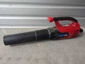 lot 7 image: Toro Power Jet Blower