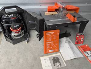 lot 15 image: Craftsman Router and Table