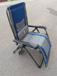 lot 24 image: Reclining Camp Chair