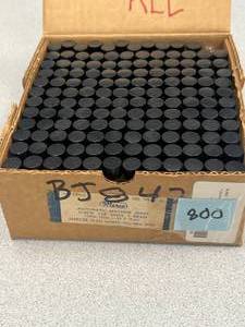 lot 28 image: Box of Automatic Machine Made Screw Cap Vials 1 Dram, Long Style, 60x12mm Mercer Glass