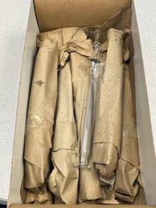 lot 33 image: 8 - Pyrex Drying Tubes Straight With 2 Bulbs 150x18mm