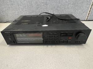 lot 39 image: Onkyo Quartz Synthesized Tuner Amplifier