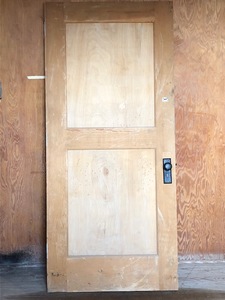 lot 6 image: Vintage Wooden Door (545363) See Description