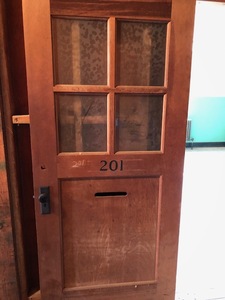 lot 8 image: Vintage Wooden Door (545371) See Description