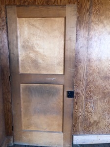 lot 11 image: Vintage Wooden Door (545374) See Description