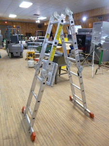lot 13 image: Collapsible StepStraight Ladder