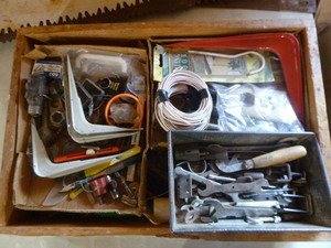 lot 57 image: Garage Items