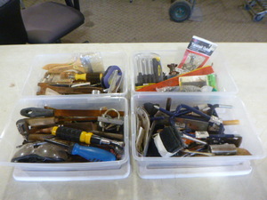 lot 62 image: Garage Items