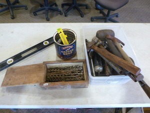 lot 78 image: Garage Items
