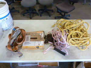 lot 79 image: Garage Items