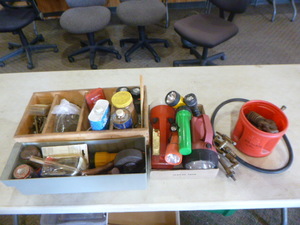 lot 81 image: Garage Items