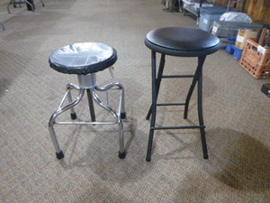 lot 93 image: 2 Stools