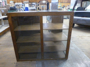 lot 100 image: Display Case
