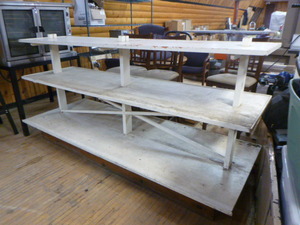 lot 101 image: Display Table